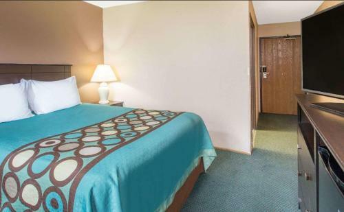 Hotel Super 8 By Wyndham Austin Mn