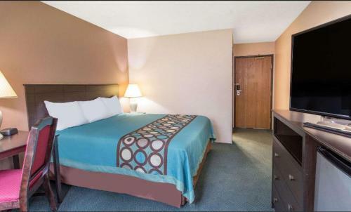 Hotel Super 8 By Wyndham Austin Mn