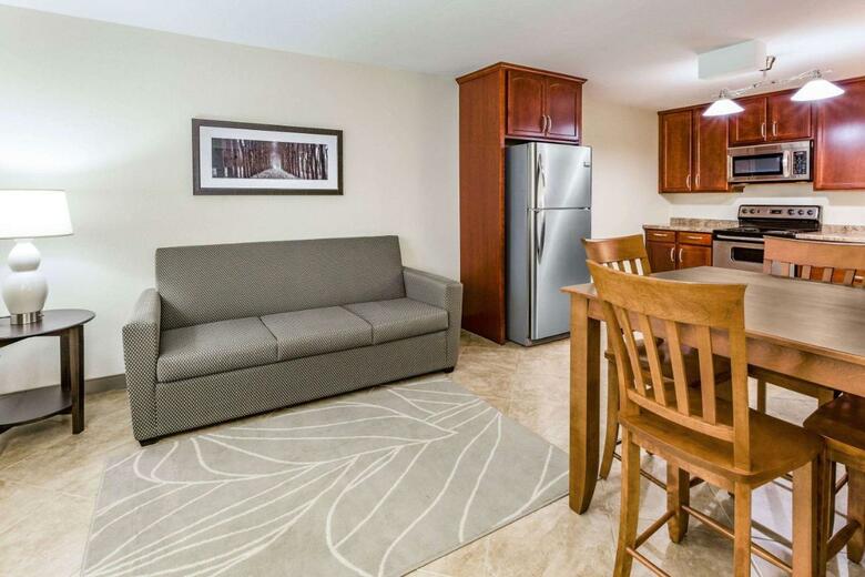 Hotel Americinn & Suites Burnsville