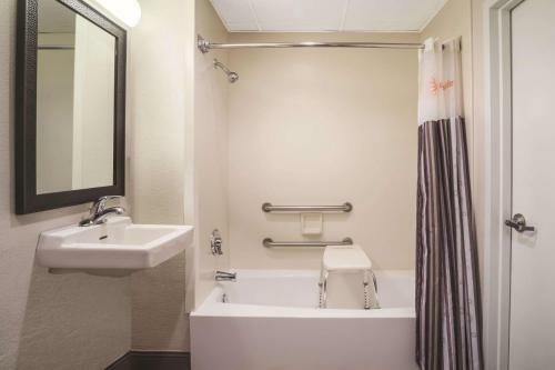 Hotel La Quinta By Wyndham Minneapolis Bloomington W