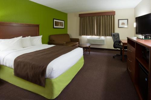 Hotel Americinn By Wyndham Little Falls