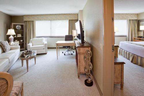 Crowne Plaza Hotel-minneapolis West-plymouth
