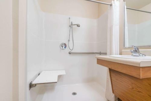 Hotel Days Inn And Suites Rochester