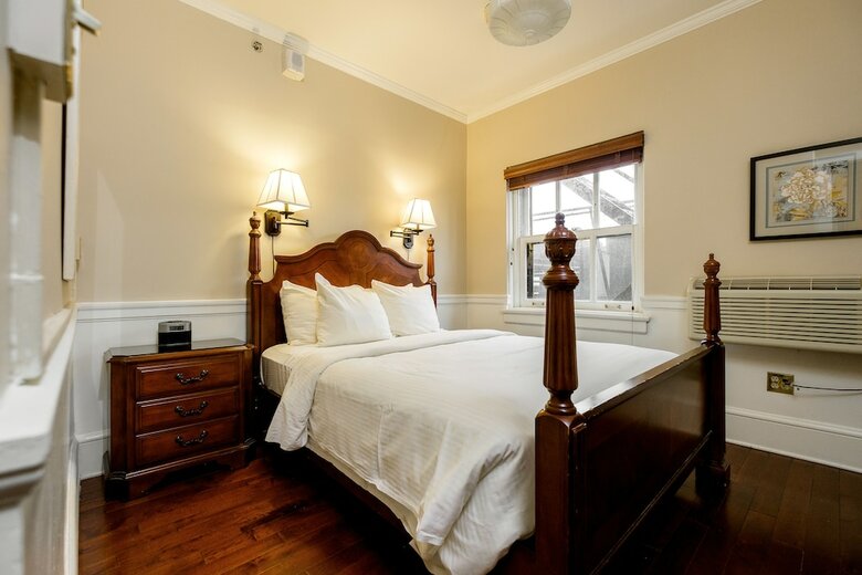 Hotel 340