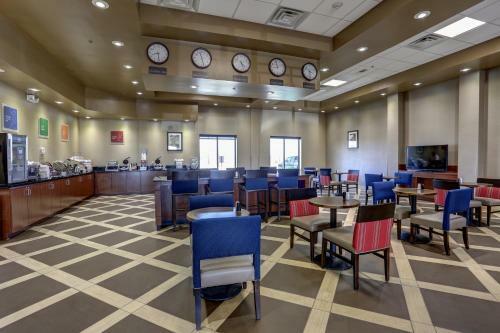 Hotel Comfort Suites Batesville