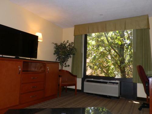 Regency Hotel & Conference Center