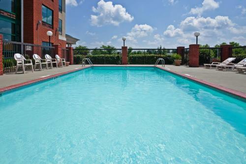 Holiday Inn Express Hotel & Suites Olive Branch