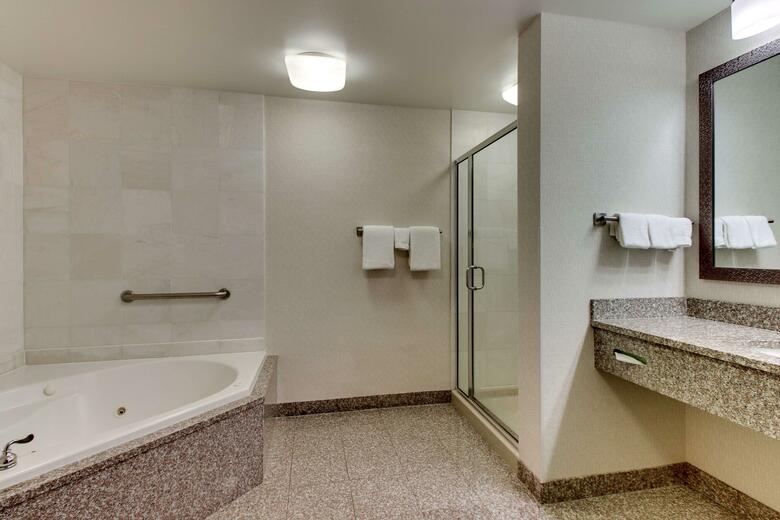 Hotel Drury Inn & Suites Meridian