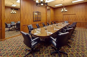 Whispering Woods Hotel & Conference Center