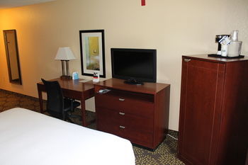 Holiday Inn Express Hotel & Suites Starkville