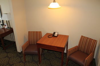 Holiday Inn Express Hotel & Suites Starkville