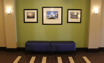 Holiday Inn Express Hotel & Suites Starkville