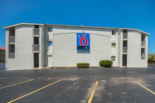Hotel Motel 6 Blue Springs