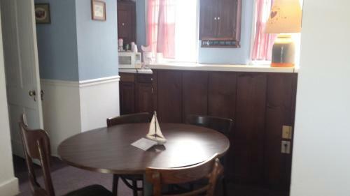 Posada Harbor Haus Inn & Suites