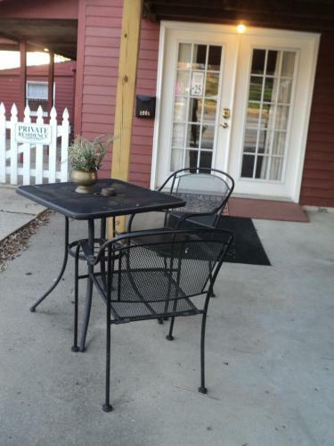 Posada Harbor Haus Inn & Suites