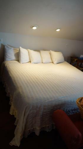 Posada Harbor Haus Inn & Suites