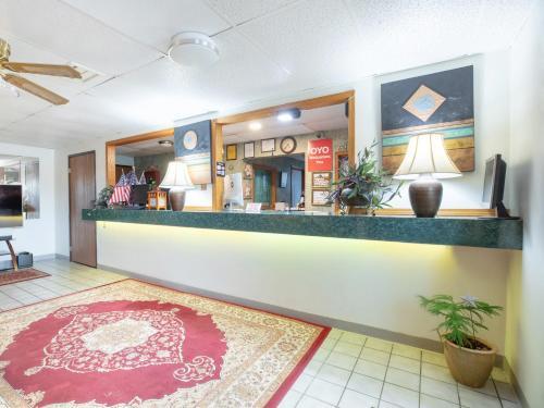 Motel American Inn Ozark