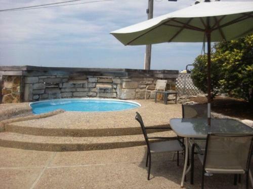 Hotel Quail's Nest Inn & Suites