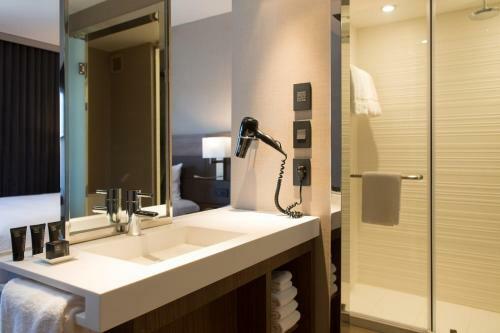 AC Hotel By Marriott Kansas City Westport