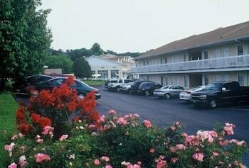 Motel Honeysuckle Inn & Conference Center