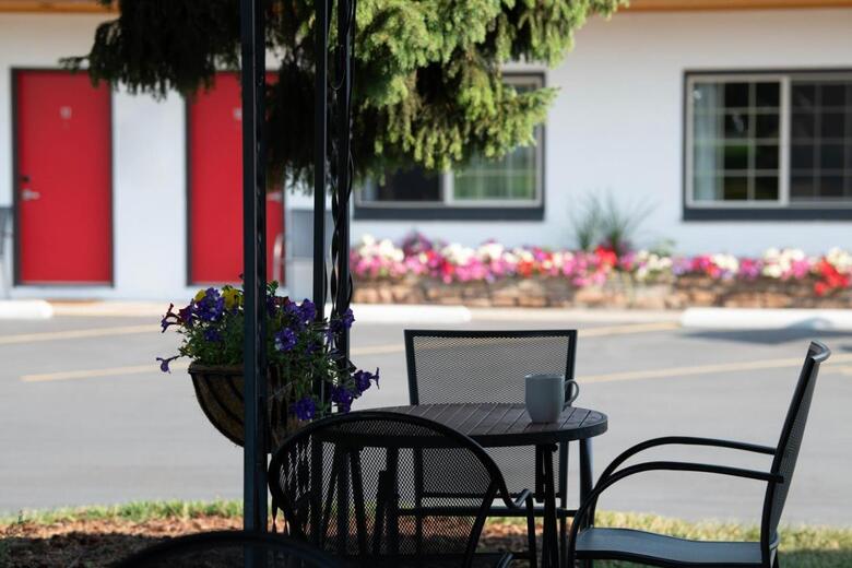 Royal 7 Budget Inn Motel