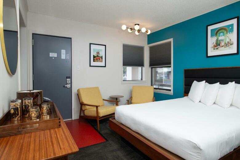 Royal 7 Budget Inn Motel