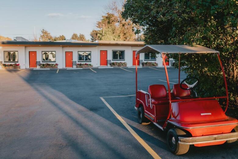 Royal 7 Budget Inn Motel