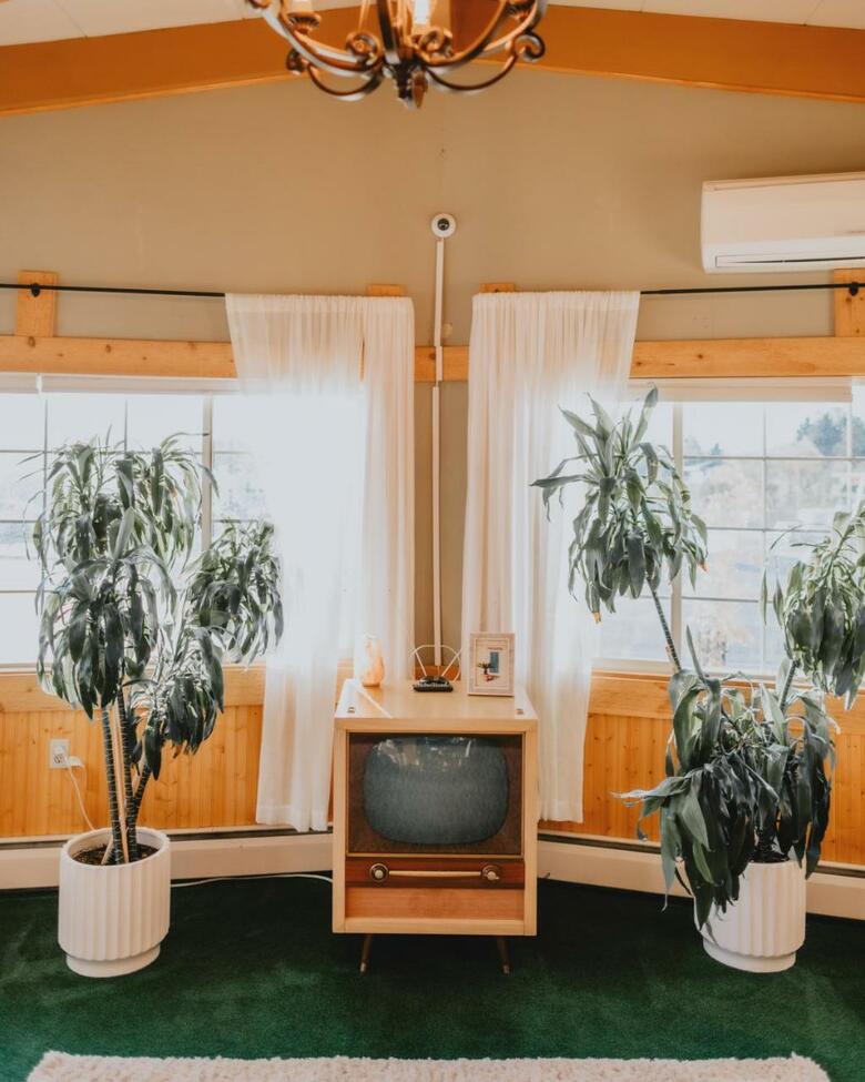 Royal 7 Budget Inn Motel