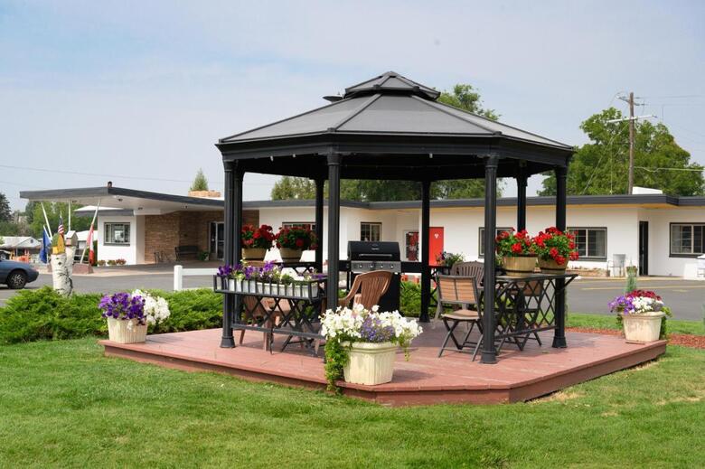 Royal 7 Budget Inn Motel