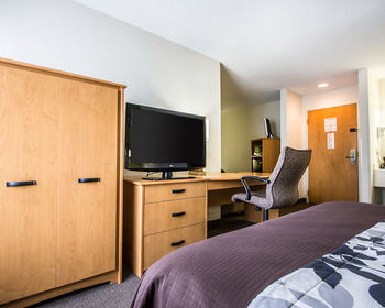 Motel Sleep Inn & Suites Airport