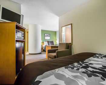 Motel Sleep Inn & Suites Airport