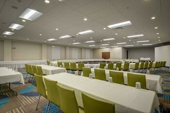 Holiday Inn Express Hotel & Suites North Platte