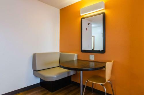 Motel 6 Lincoln