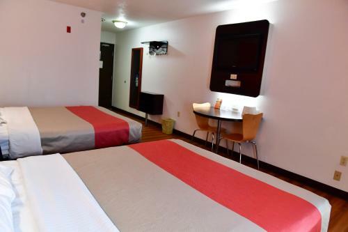 Motel 6 Lincoln