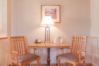 Holiday Inn Express Hotel & Suites Elko