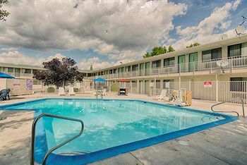 Motel 6 Reno - Virginia Plumb
