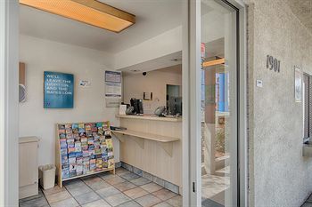 Motel 6 Reno - Virginia Plumb