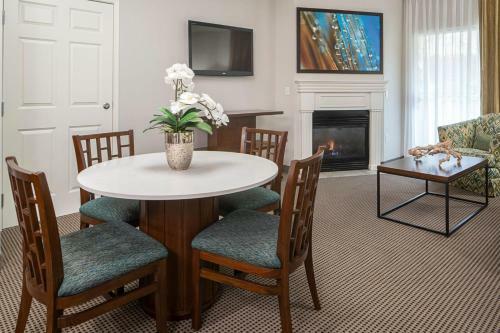 Aparthotel Tahiti All-suite Resort