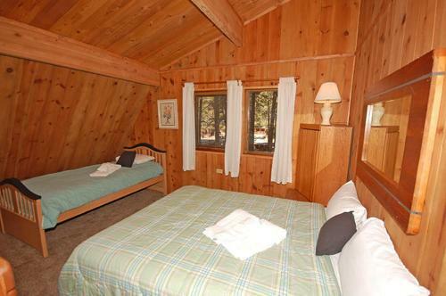 Spruce Avenue Holiday Home 1