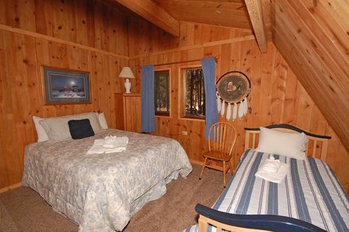 Spruce Avenue Holiday Home 1