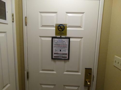 Aparthotel Suites At Jockey Club