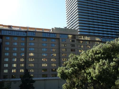 Aparthotel Suites At Jockey Club