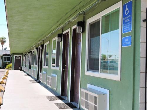 Ponderosa Motel
