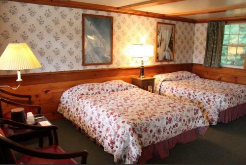 White Trellis Motel