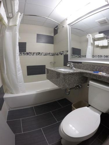 Hotel Red Carpet Inn Elmwood