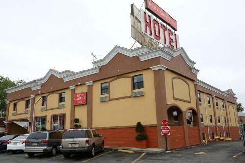 Hotel Red Carpet Inn Elmwood