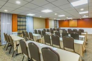 Wyndham Garden Hotel Newark Airport