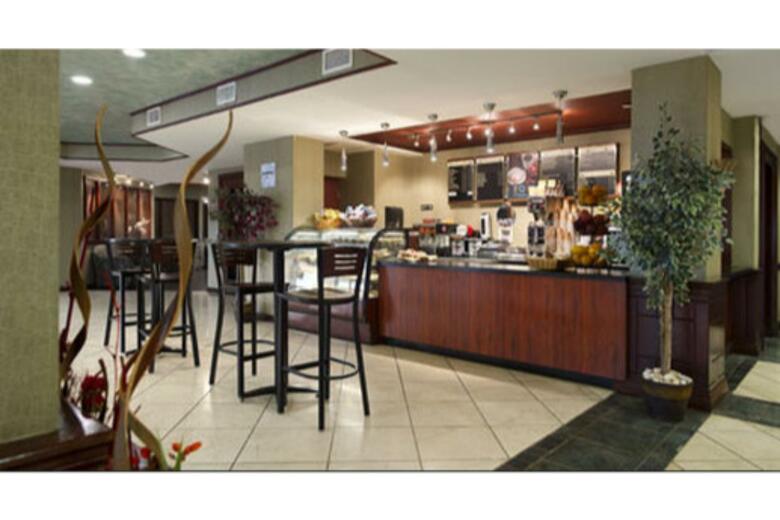 Wyndham Garden Hotel Newark Airport