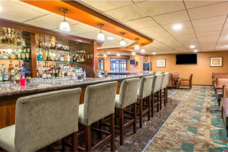 Wyndham Garden Hotel Newark Airport
