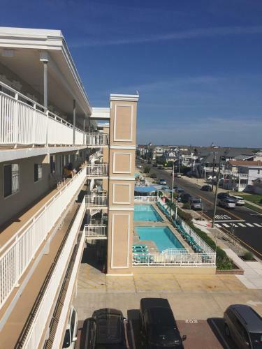 Hotel Surf Song Beach Resort